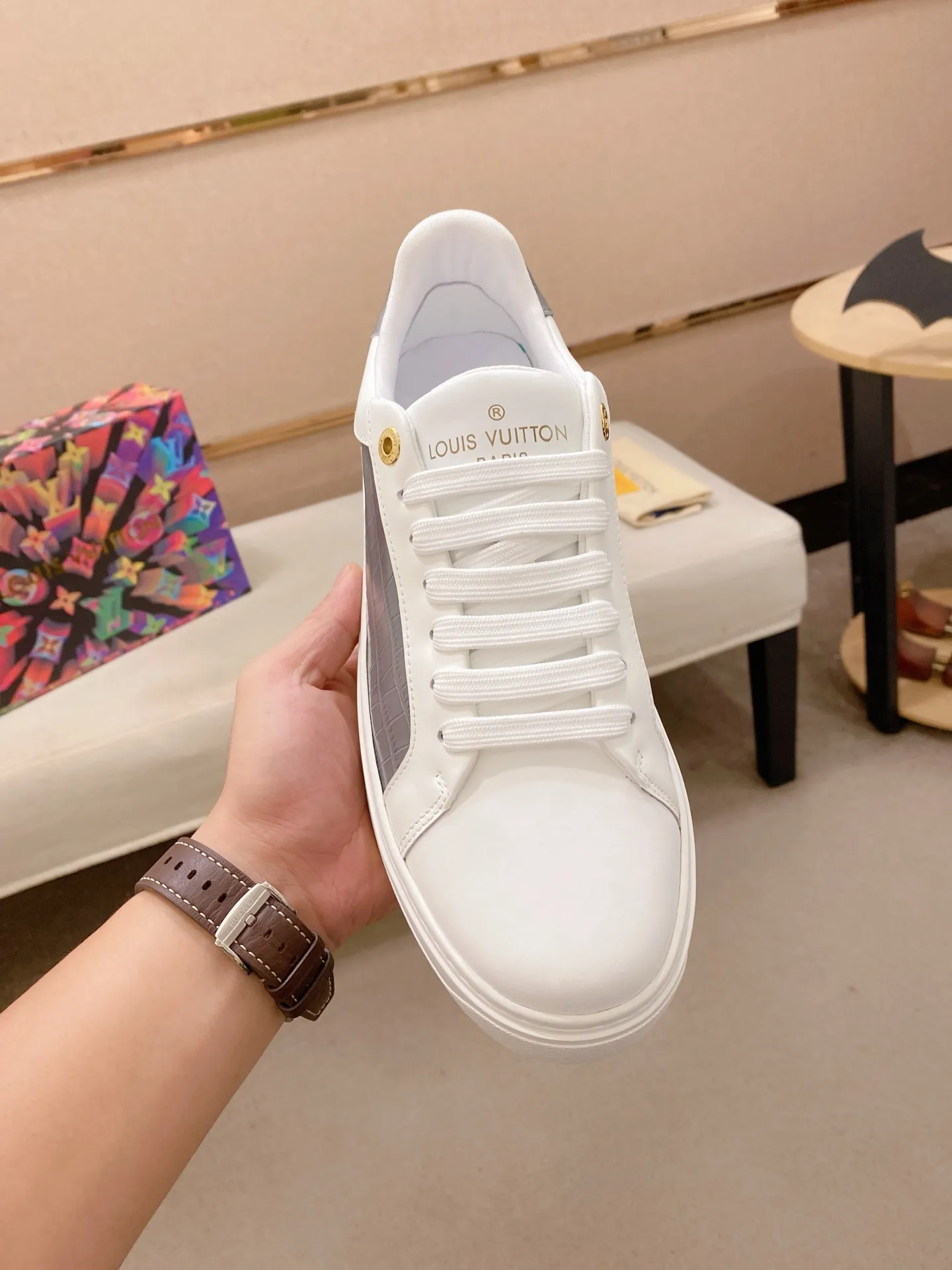 Men's shoes💰: 540💰(Niuli: full package) louis vuitton (Louis Vuitton/lv) top 🔍🔍 new models are on sale at the same time at the counter. The upper 🇮🇹 is imported from Italy, first-layer cowhide, and the lining is fully imported cowhide. 💪💪, completely 1⃣️ to 1 ⃣️Re-engraved🇮🇹💪💪, ⚠Sole: The original sole is specially provided by the original factory, the exclusive movable molded sole is super comfortable, ⚠The original factory follows the order, 🔍🔍high quality, you can enter and exit the counter at will, welcome to compare⚠. Code number:38-44